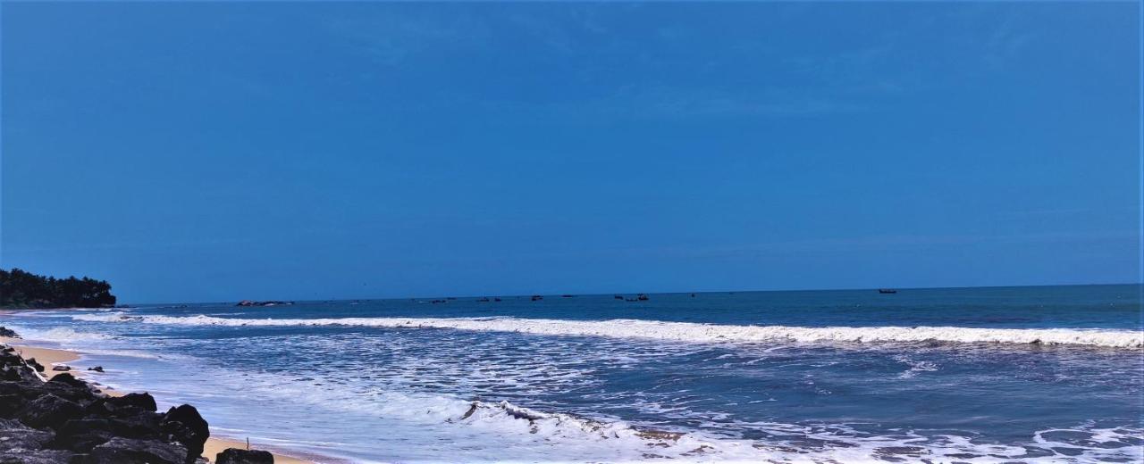 White Shell Beach House Kannur Eksteriør billede